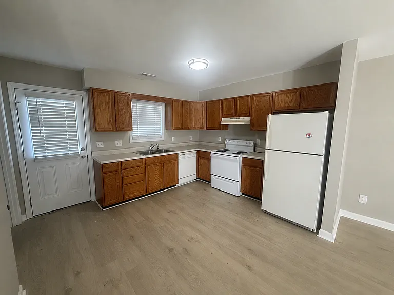 Two bedroom, 1 bath apartment in Burlington — Photo 5