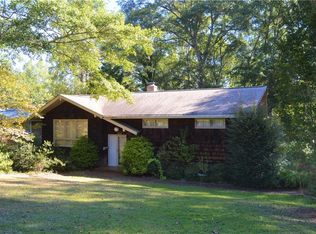250 N Catherine St, Pickens, SC 29671