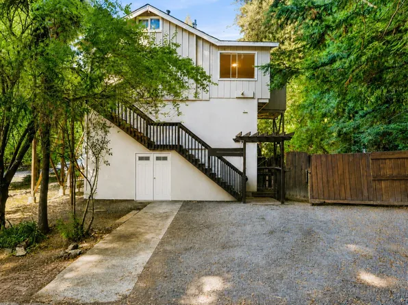 20251 Willow Rd, Monte Rio, CA 95462