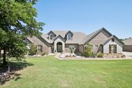 Courtland Ln-2205-001.jpg