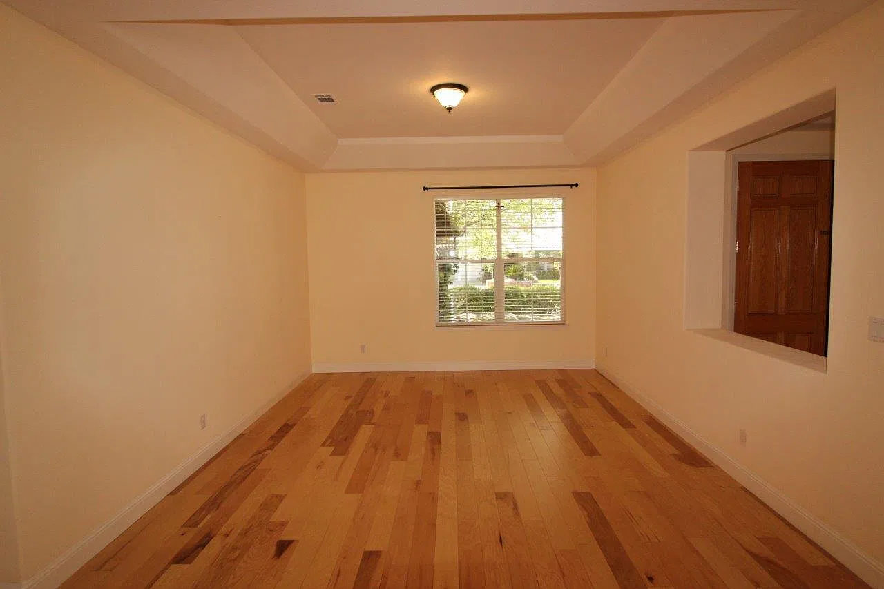 Peacock Creek! Beautiful 4 bedrooms, 3 baths, 3030 square feet. — Photo 3
