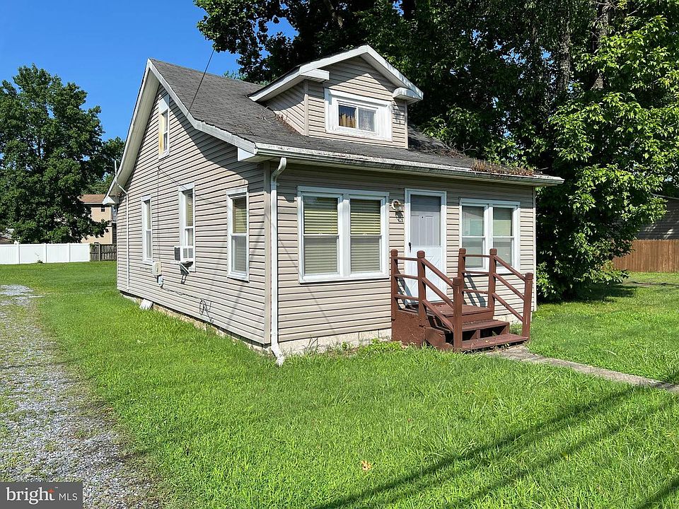 1st image of 8224 Fort Smallwood Rd