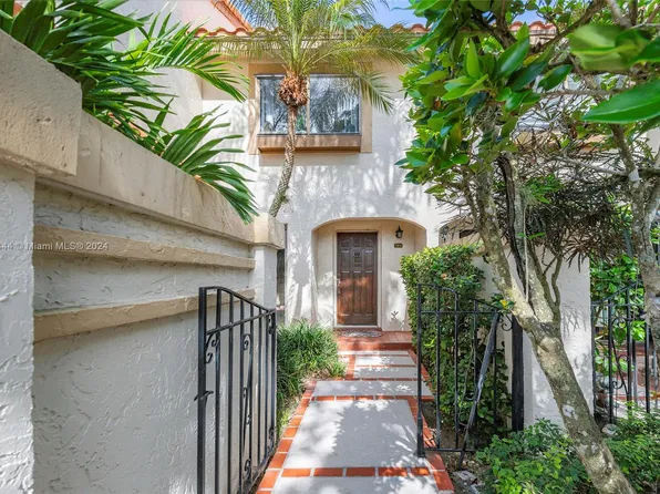 7914 La Mirada Dr, Boca Raton, FL 33433