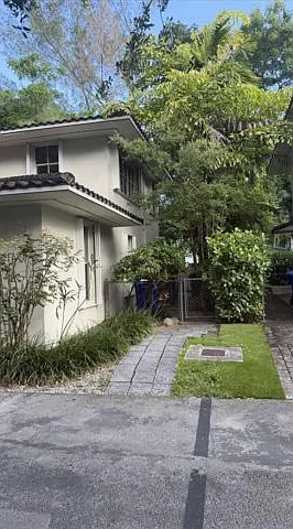 3 bed, 3.0 bath, 1550 sqft, $6,500 — Photo 2