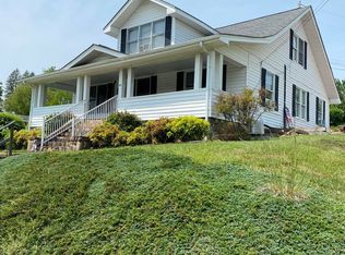 95 Mountain View Rd, Mars Hill, NC 28754