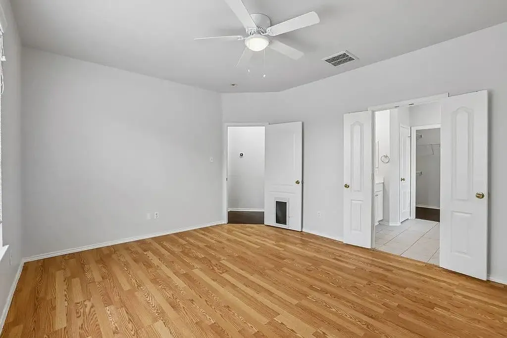 4 bed, 2236 sqft, $2,300 — Photo 1
