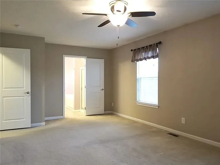 5055 Lake Forest Dr — Photo 24