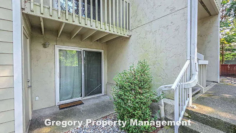 9474 Woodinville Redmond Rd NE — Photo 4