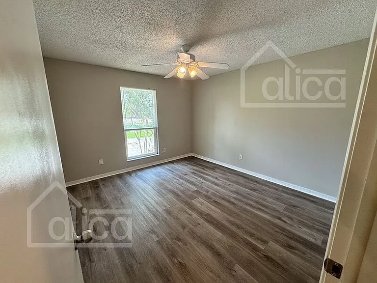 1959 Sussex Dr N — Photo 17