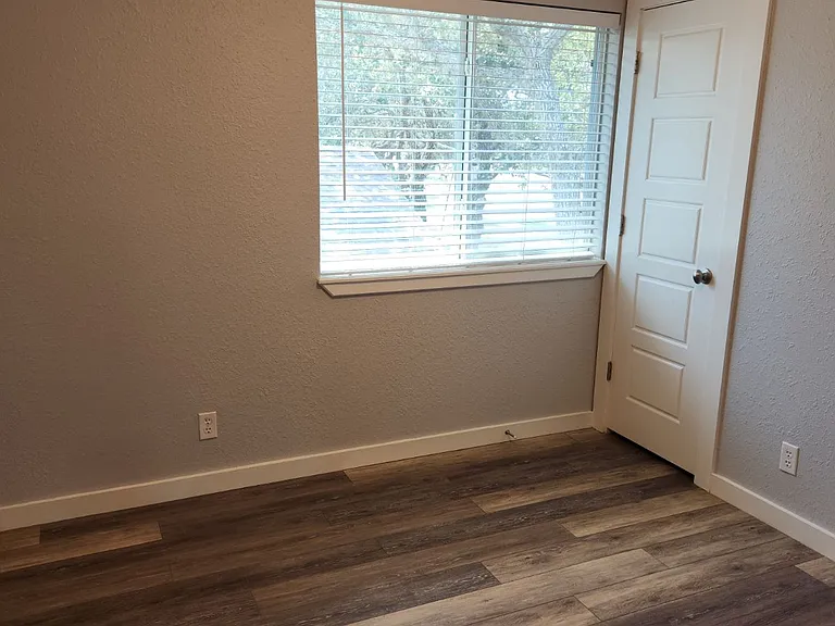 1807 Harbor Dr #D — Photo 13