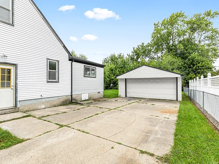 32506 Florence St — Photo 22