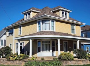 204 N Chestnut Ave, New Hampton, IA 50659