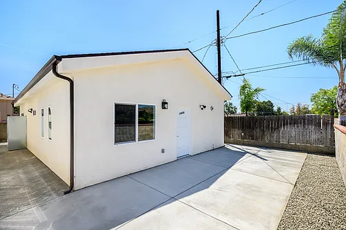 10939 Nassau Ave Photo 1