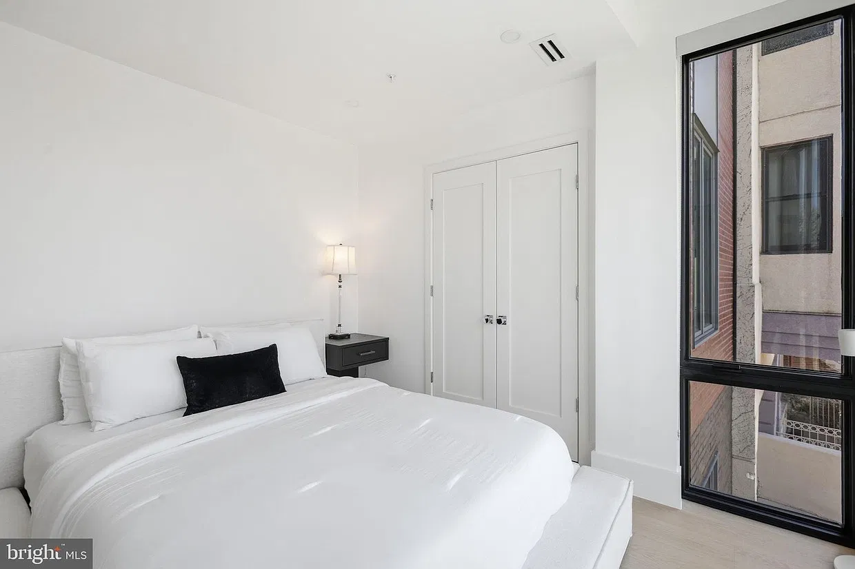1 bed, 640 sqft, $3,200 — Photo 3