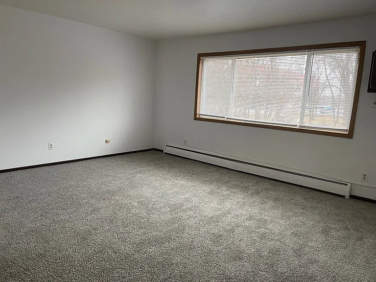 904 Thomas Ave NE — Photo 5