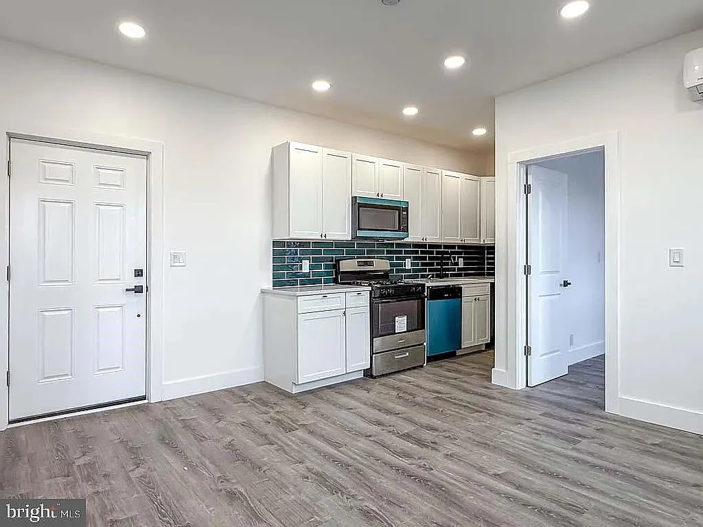 2 bed, 600 sqft, $1,800 — Photo 3