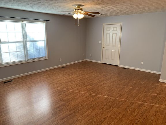 3rd image of 624 McClung Ave APT C