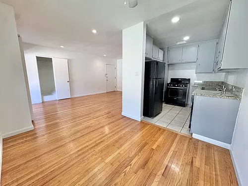 3345 Mentone Ave Photo 1
