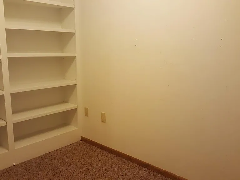 835 SE Lori Ct — Photo 14