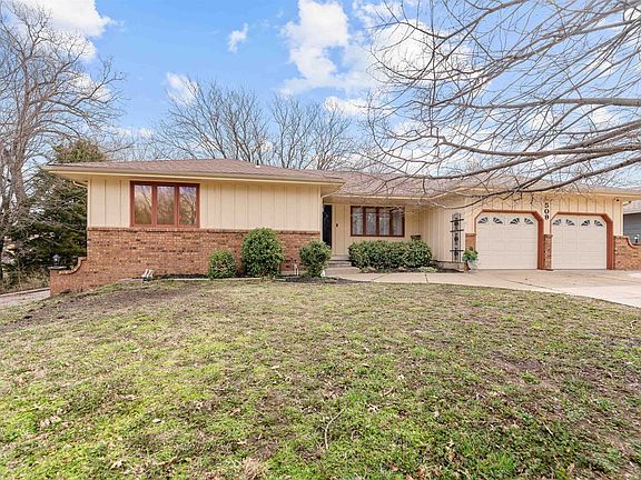 2nd image of 509 Winn Rd