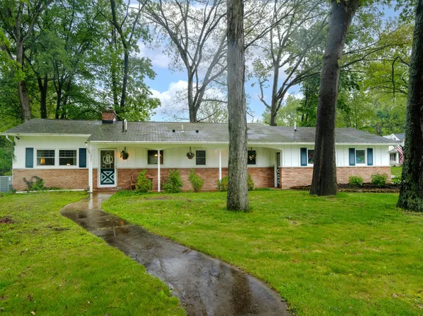 7721 Primrose Ln, Portage, MI 49024