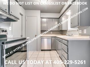 915 SW 1st St, Moore, OK 73160