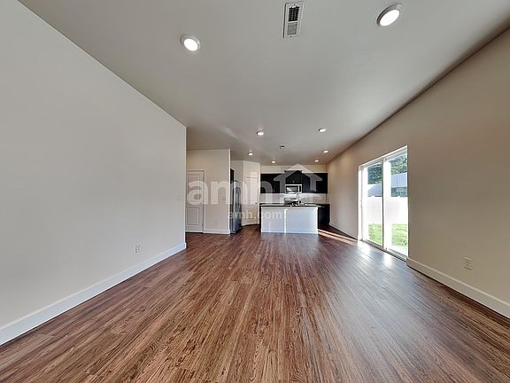 4th image of 19211 15th Avenue Ct E