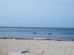 22 Manor Pl, Branford, CT 06405