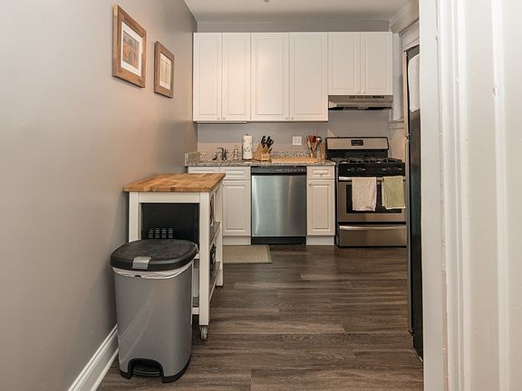 2nd image of 632 W Stratford Pl #S3