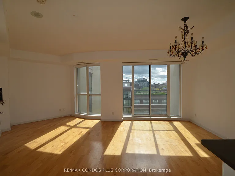 18 Beverley St #801 — Photo 1
