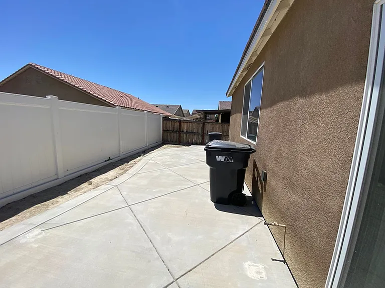 2274 Hay Market St — Photo 23