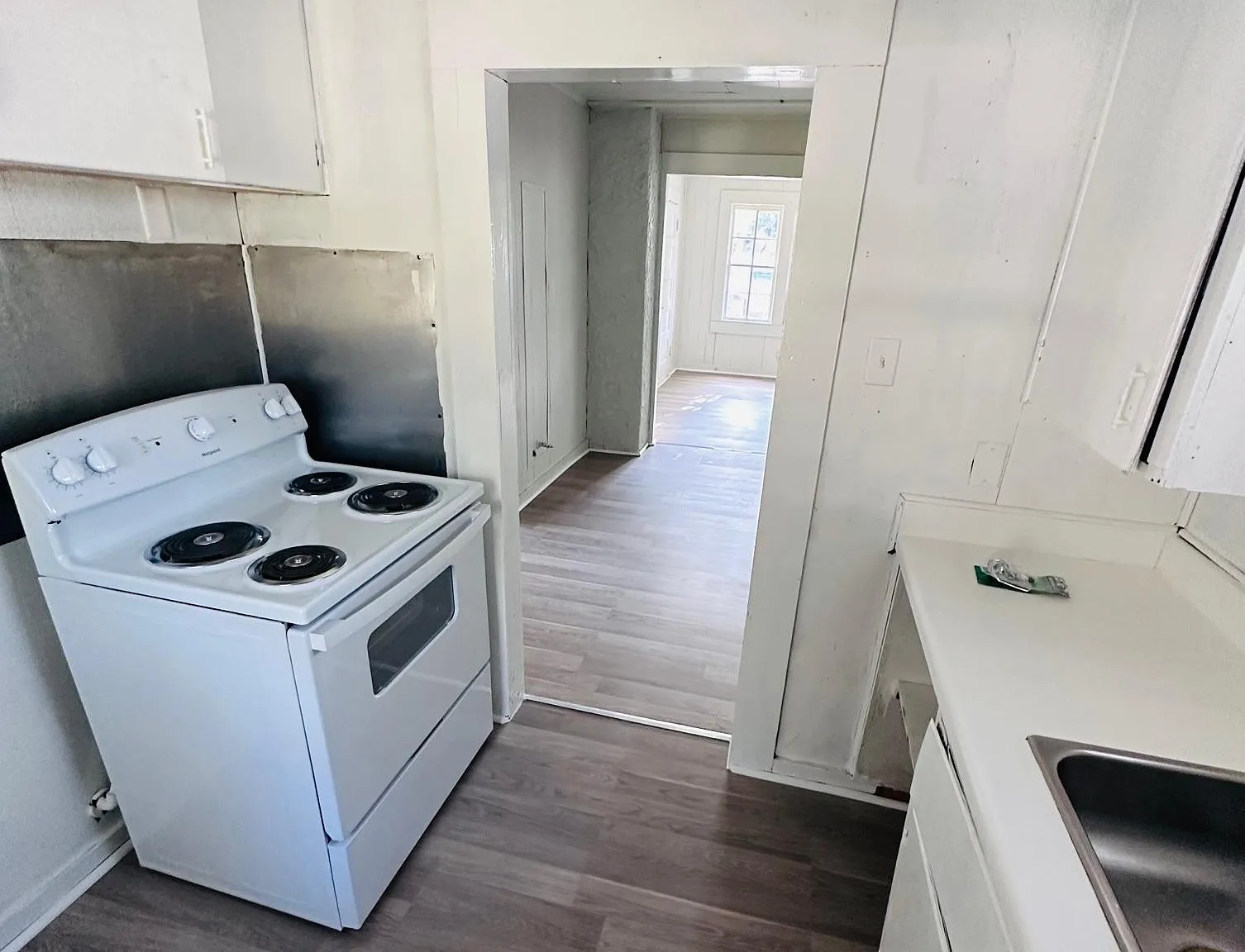 3 bed, 972 sqft, $1,050 — Photo 4