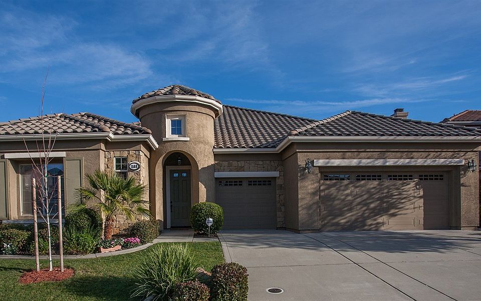 1st image of 1560 Diamond Woods Cir