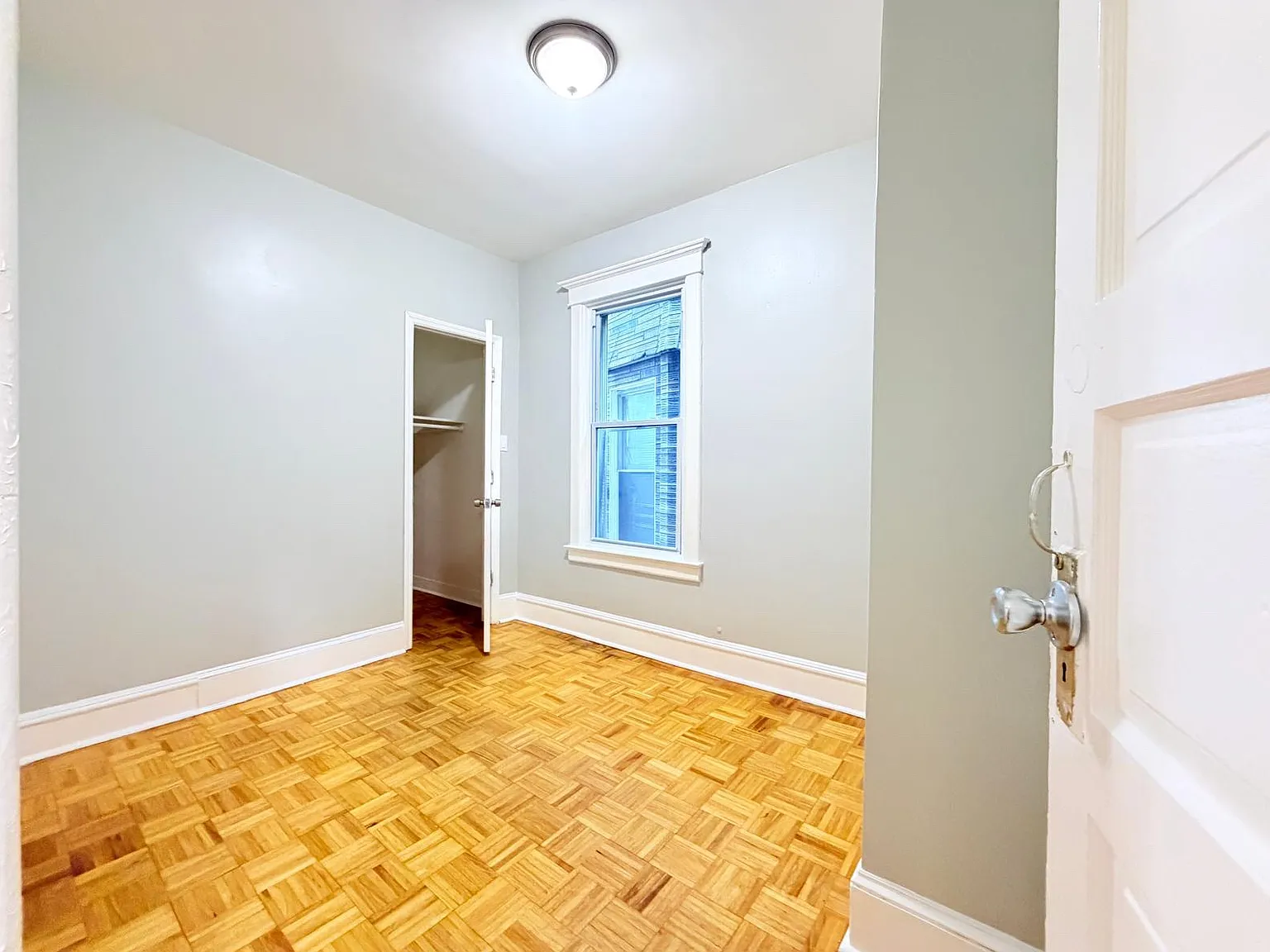 208 Grant Ave — Photo 3