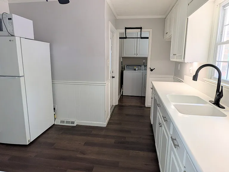 34 E Kenora Dr SW — Photo 8