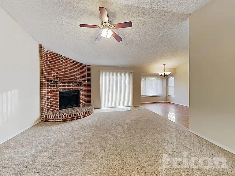1865 Shannon Lake Dr — Photo 2