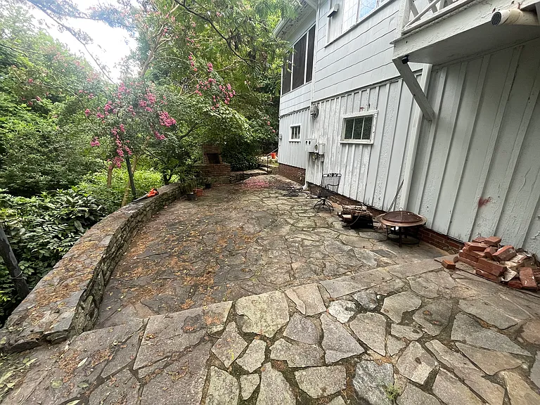 260 Grady Ave — Photo 9