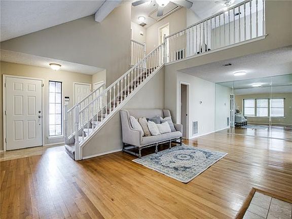 2nd image of 631 Saint Andrews Pl