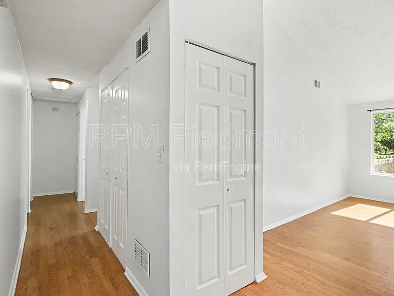 10475 Willow View Cir — Photo 13