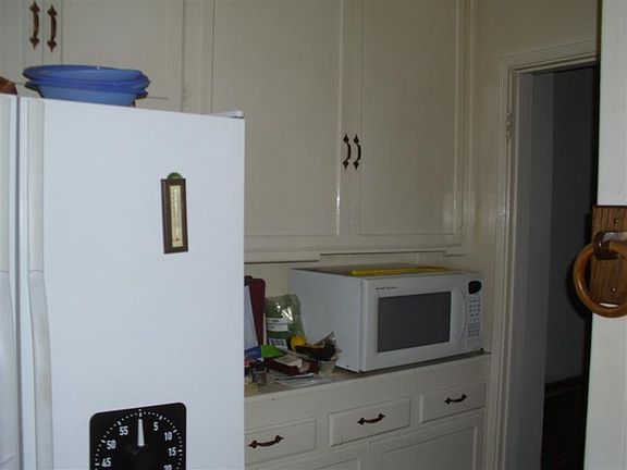 4th image of 109 E Desert View Dr