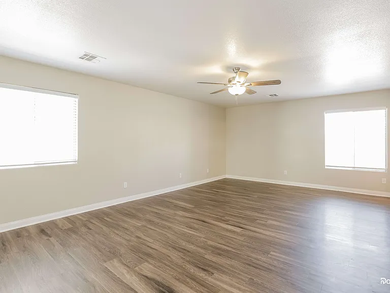 8564 Blowing Pines Dr — Photo 5