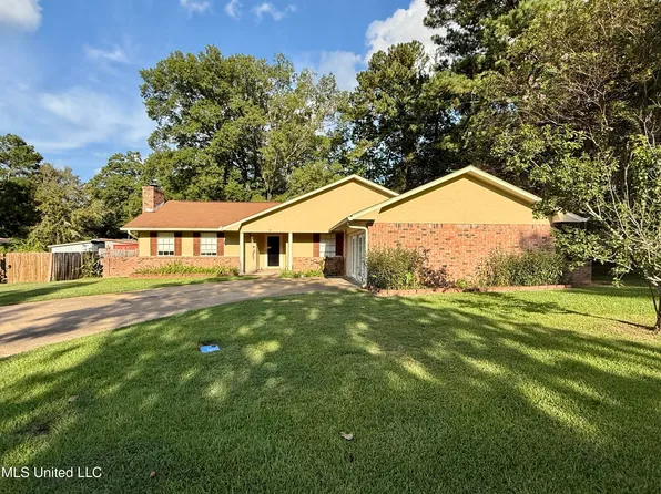 328 Bruin Ave, Pearl, MS 39208