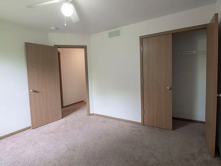 2119 Ballenger Ln — Photo 25