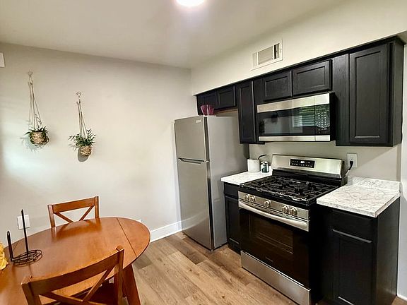 5th image of 1824 Rosemond Ave
