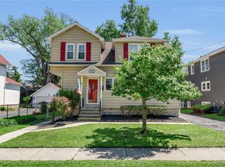 209 California Dr, Buffalo, NY 14221