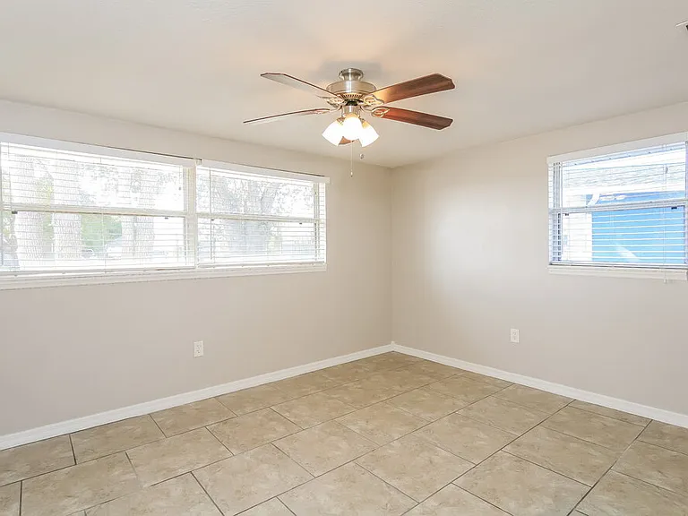 10426 Syringa Ct — Photo 10