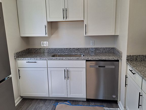3rd image of 5345 Charloe St