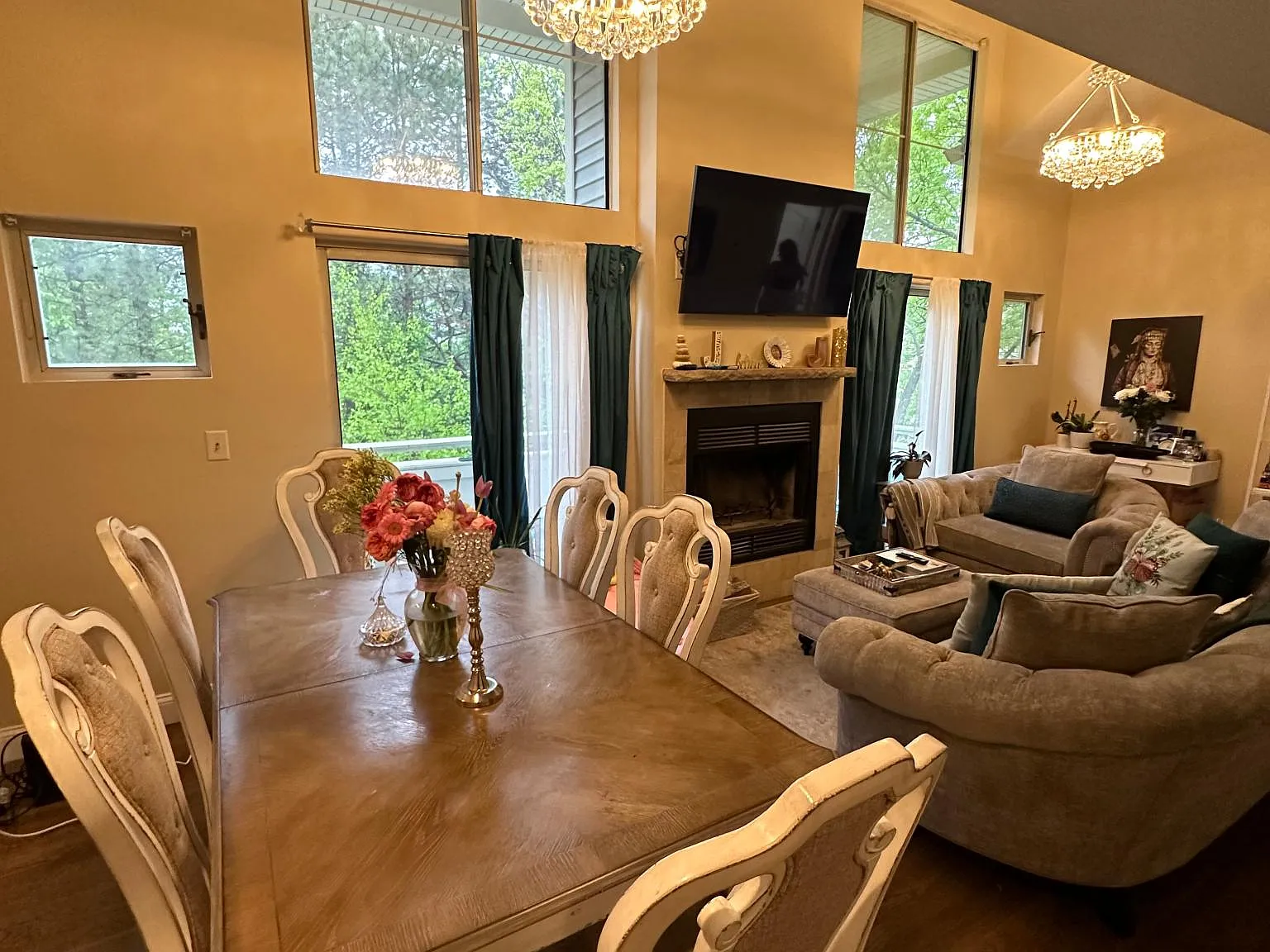 2 bed, 908 sqft, $3,200 — Photo 2