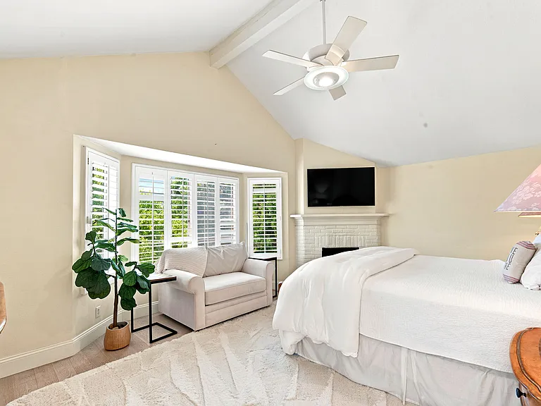 18721 Hatteras St #5 — Photo 18