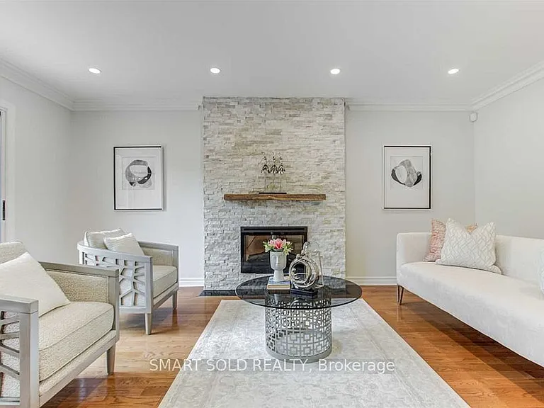 45 Abbeywood Trl #MAIN FLOOR — Photo 12